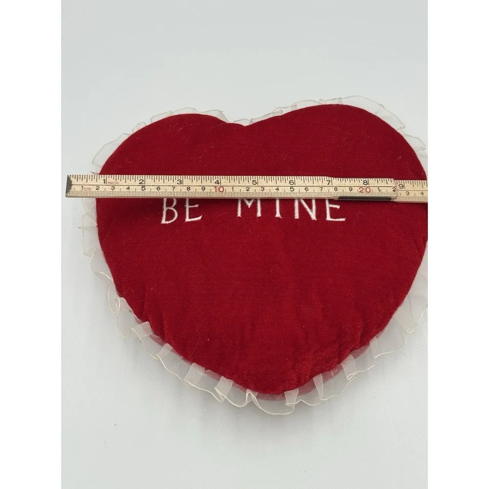 Vintage Be Mine Heart Pillow With White Trim‎